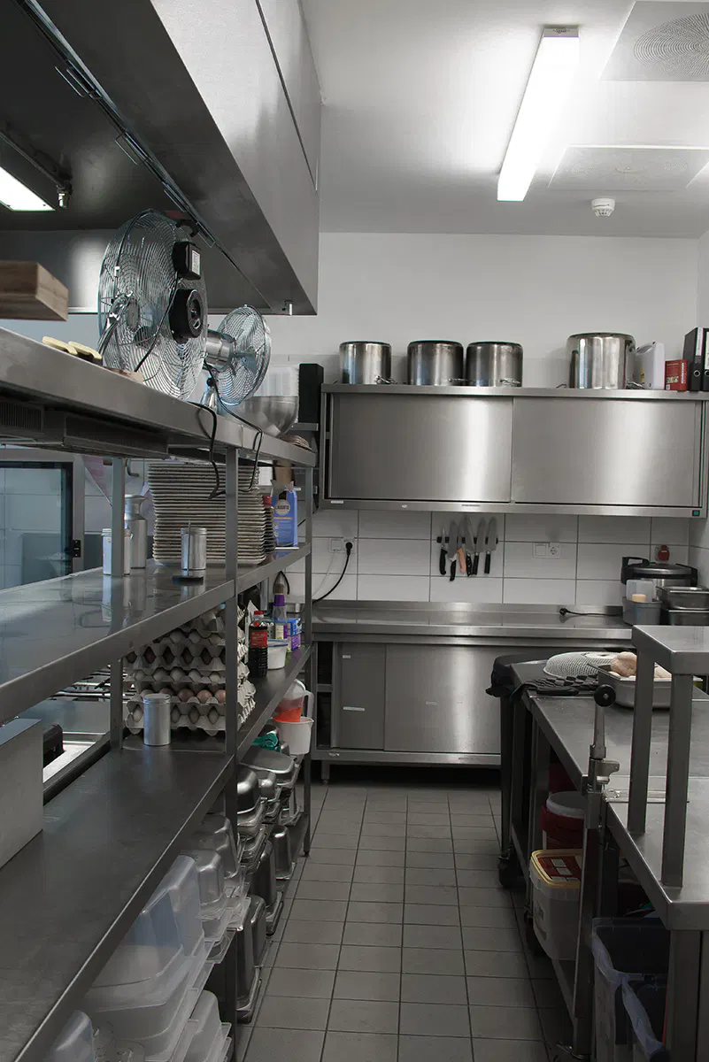 Arbeitsbereich der Großküche im Rathaus Vellmar